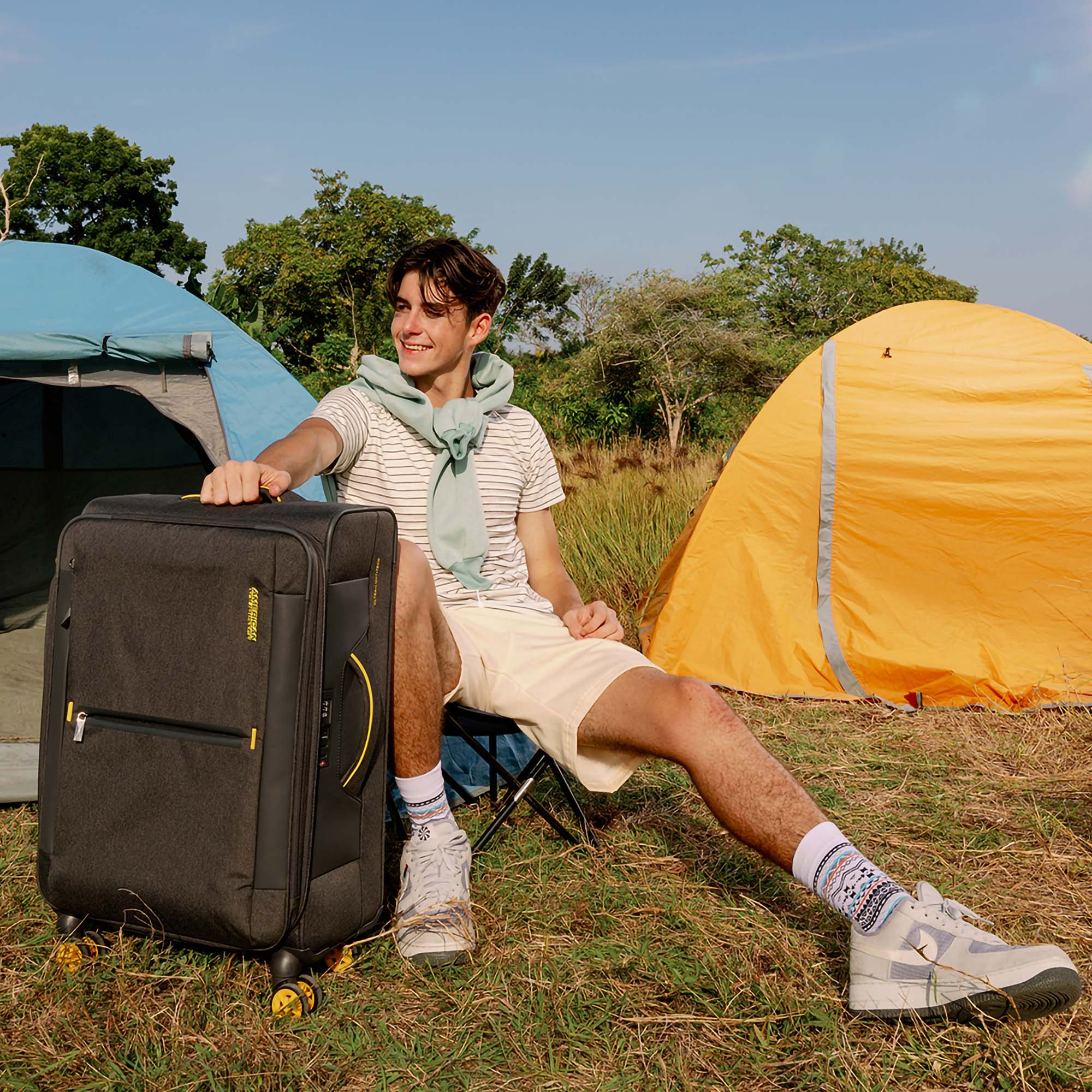American Tourister Droyce Spinner