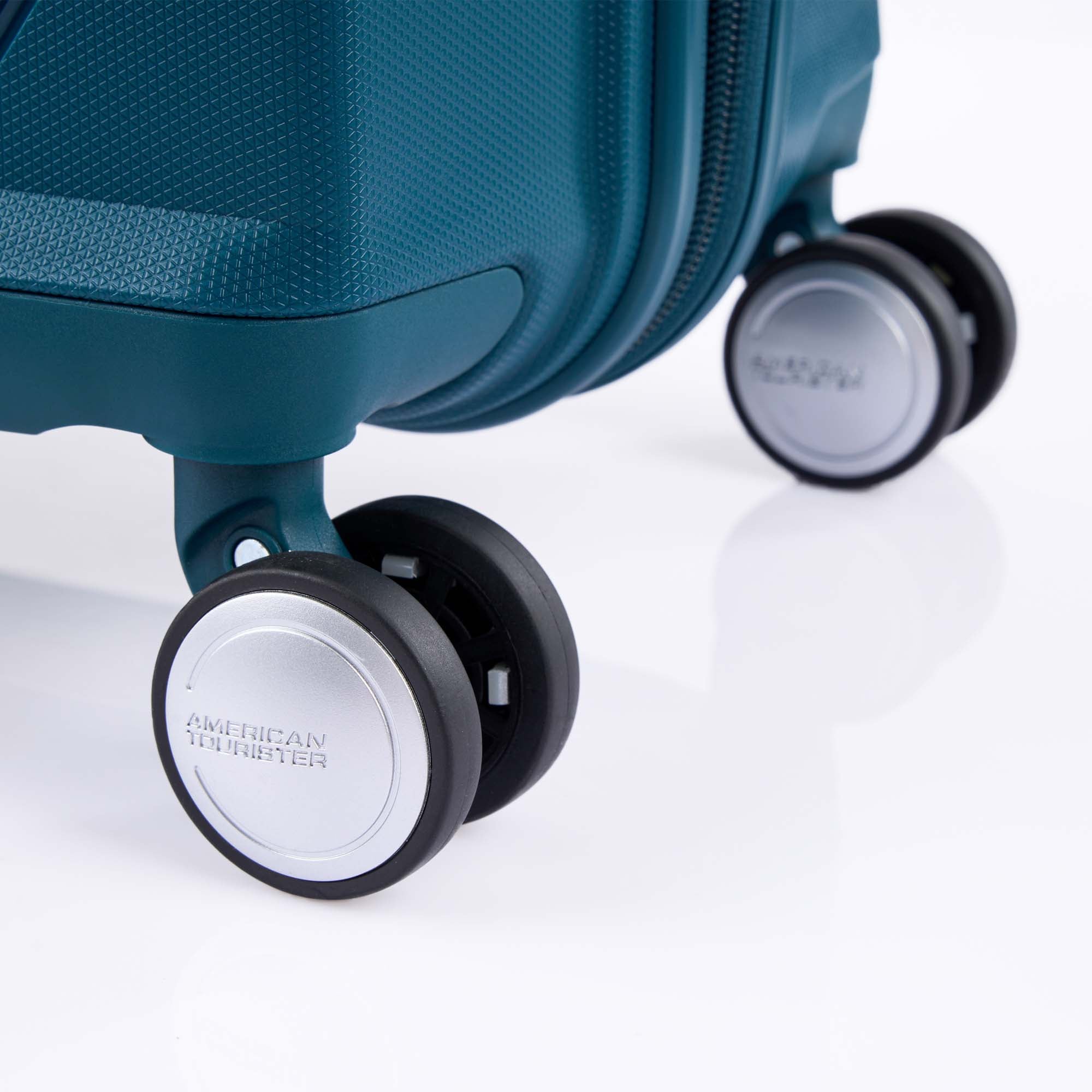 American Tourister Argyle Luggage