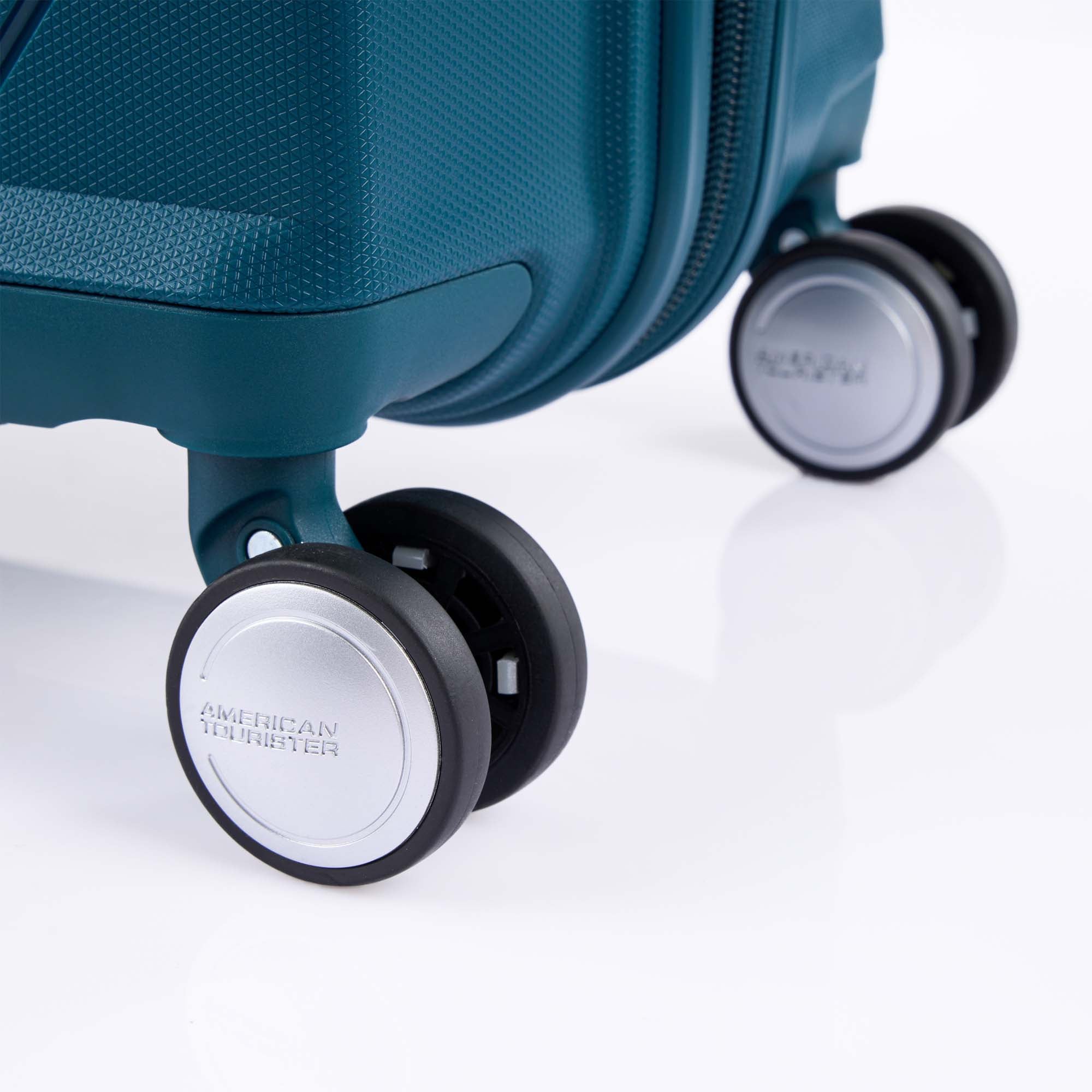 American Tourister Argyle Luggage