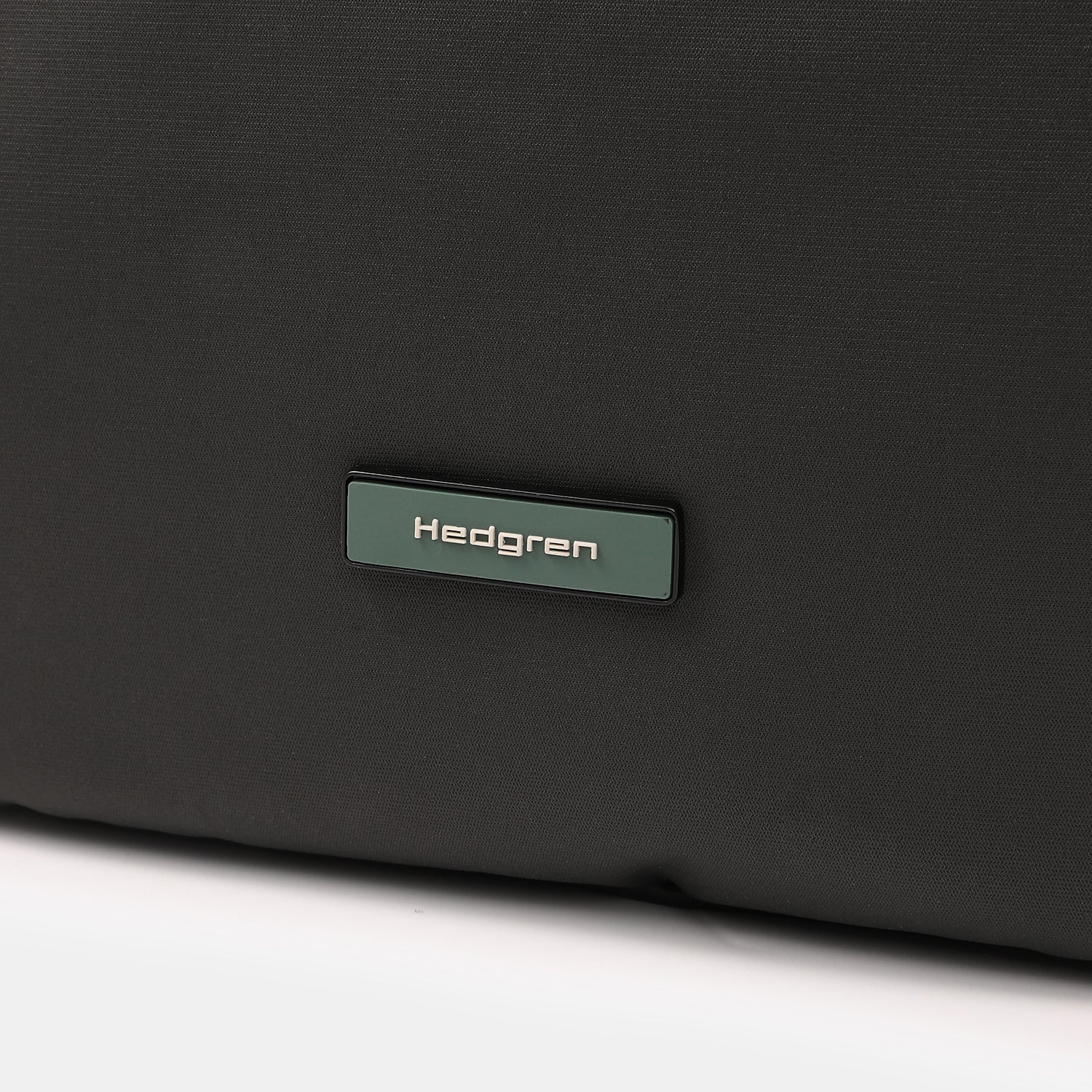 HEDGREN NOVA GRAVITY MEDIUM CROSSOVER BAG